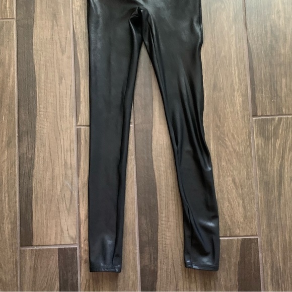 SPANX Faux Leather Leggings Black Sz XS - Picture 5 of 7